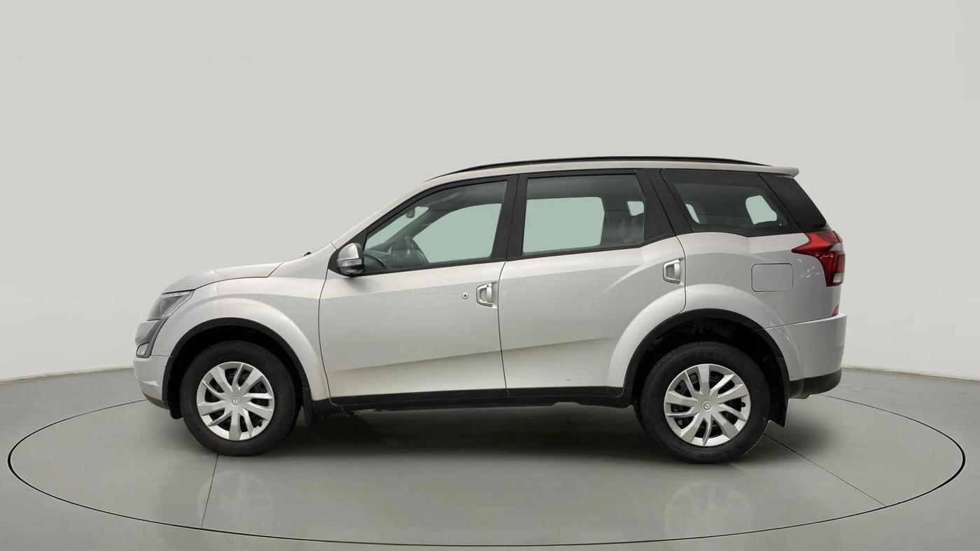 2020 Mahindra XUV500 W7, Diesel, Manual, 57,903 km, Left Side