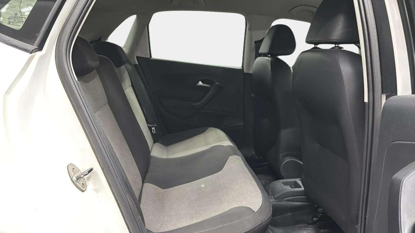 2017 Volkswagen Polo GT TSI AT, Petrol, Automatic, 84,355 km, Right Side Rear Door Cabin