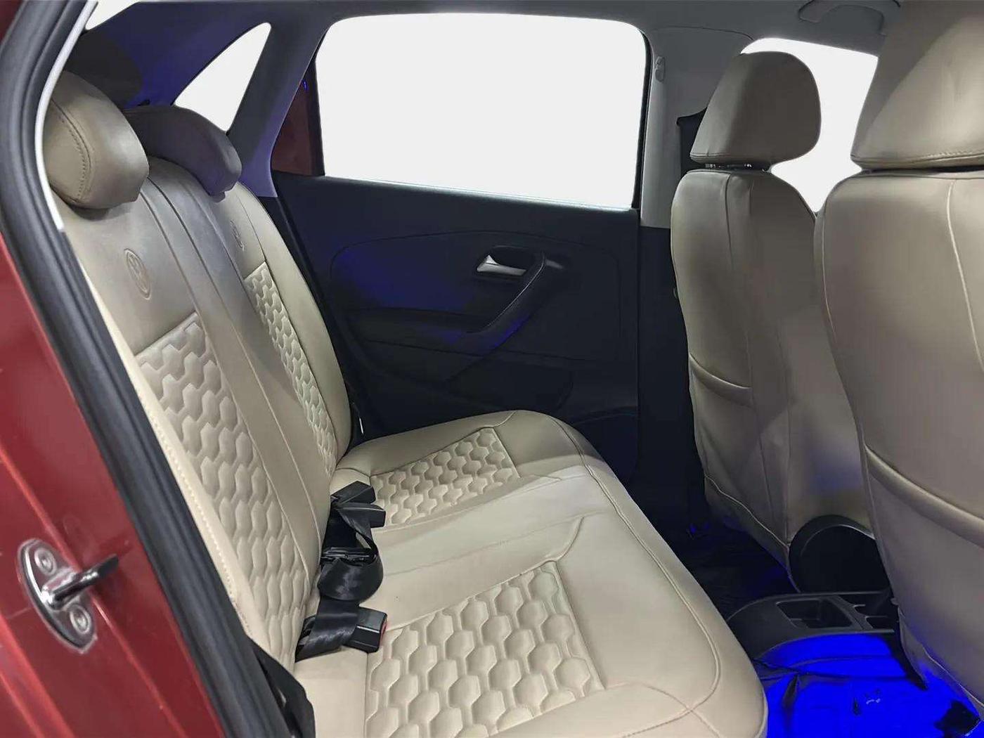 2019 Volkswagen Ameo COMFORTLINE 1.0L, Petrol, Manual, 36,382 km, Right Side Rear Door Cabin