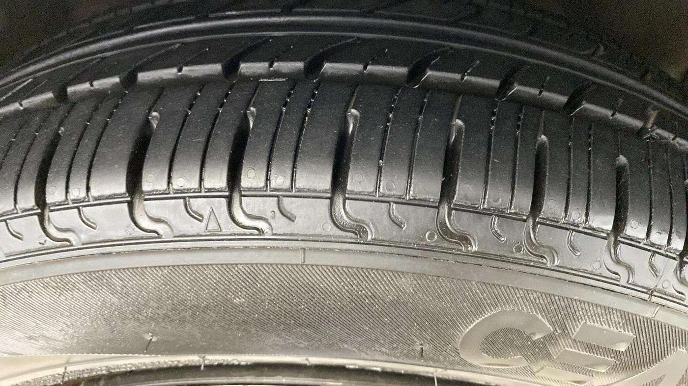 2018 Maruti Celerio VXI CNG, CNG, Manual, 60,812 km, Right Front Tyre Tread