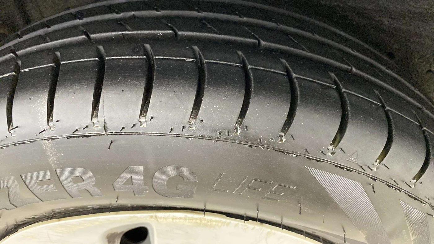 2018 Maruti Celerio VXI CNG, CNG, Manual, 60,812 km, Left Front Tyre Tread