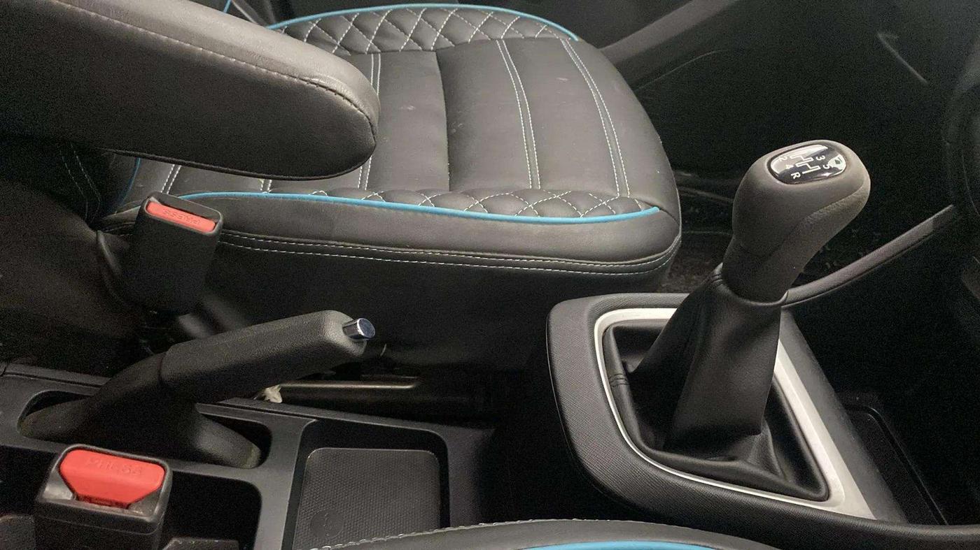 2024 Tata PUNCH ACCOMPLISHED DAZZLE SUNROOF CNG MT, CNG, Manual, 8,685 km, Gear Lever