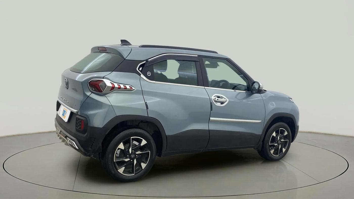 2024 Tata PUNCH ACCOMPLISHED DAZZLE SUNROOF CNG MT, CNG, Manual, 8,685 km, Right Back Diagonal