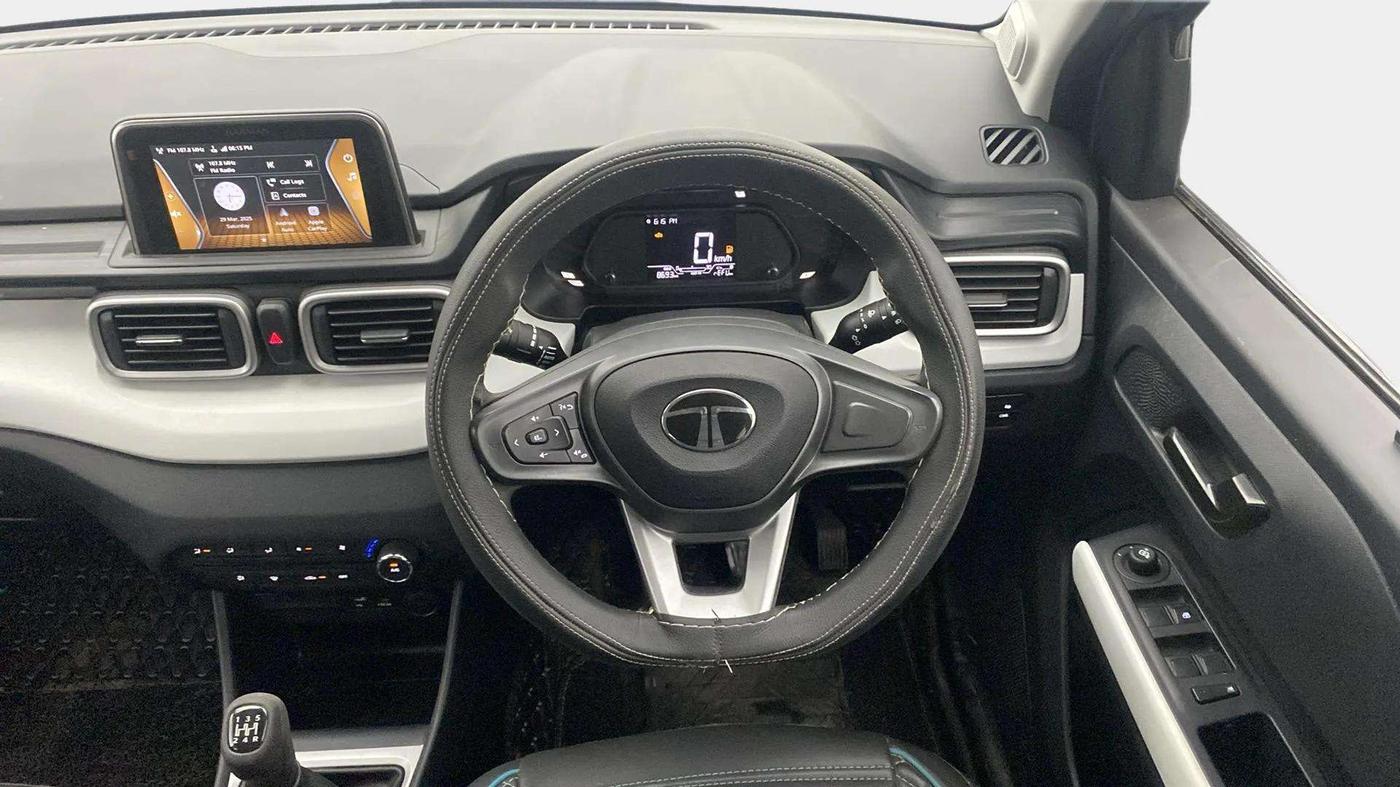 2024 Tata PUNCH ACCOMPLISHED DAZZLE SUNROOF CNG MT, CNG, Manual, 8,685 km, Roof