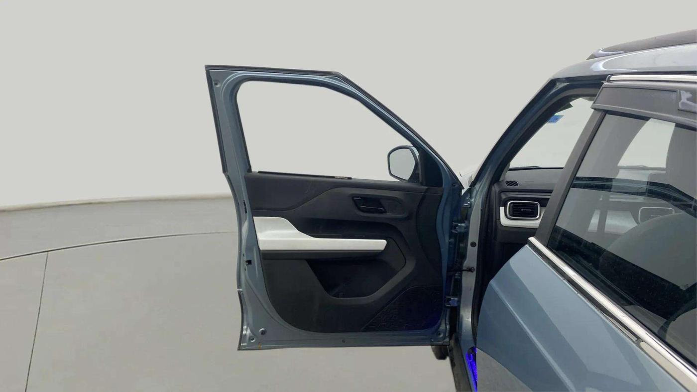 2024 Tata PUNCH ACCOMPLISHED DAZZLE SUNROOF CNG MT, CNG, Manual, 8,685 km, LHS Front Door