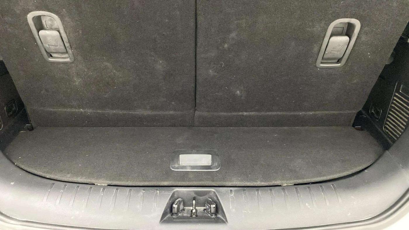 2022 Mahindra XUV700 AX 7 LUXURY D AT 7 STR, Diesel, Automatic, 25,202 km, Boot Open Zoomed View