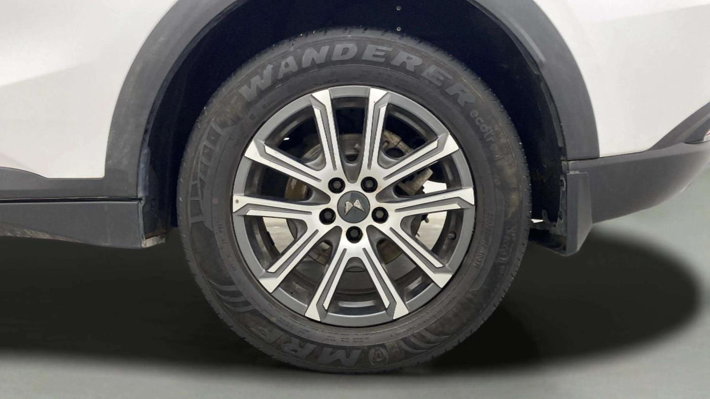 2022 Mahindra XUV700 AX 7 LUXURY D AT 7 STR, Diesel, Automatic, 25,202 km, Left Rear Wheel