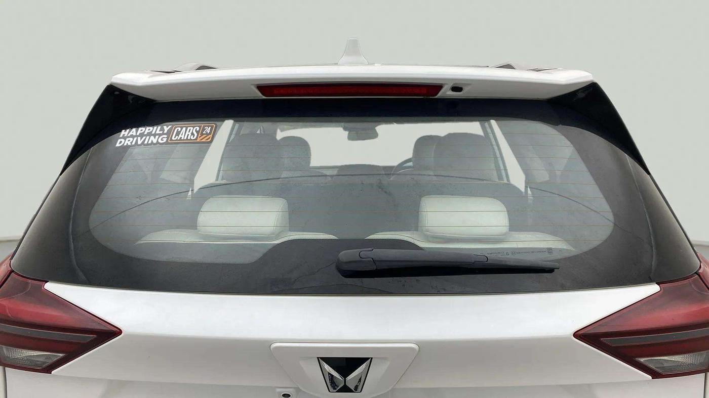 2022 Mahindra XUV700 AX 7 LUXURY D AT 7 STR, Diesel, Automatic, 25,202 km, Rear Windshield