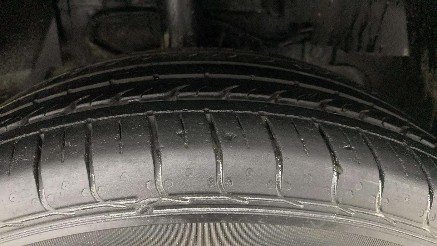 2021 Tata NEXON XM SUNROOF PETROL, Petrol, Manual, 16,355 km, Right Front Tyre Tread