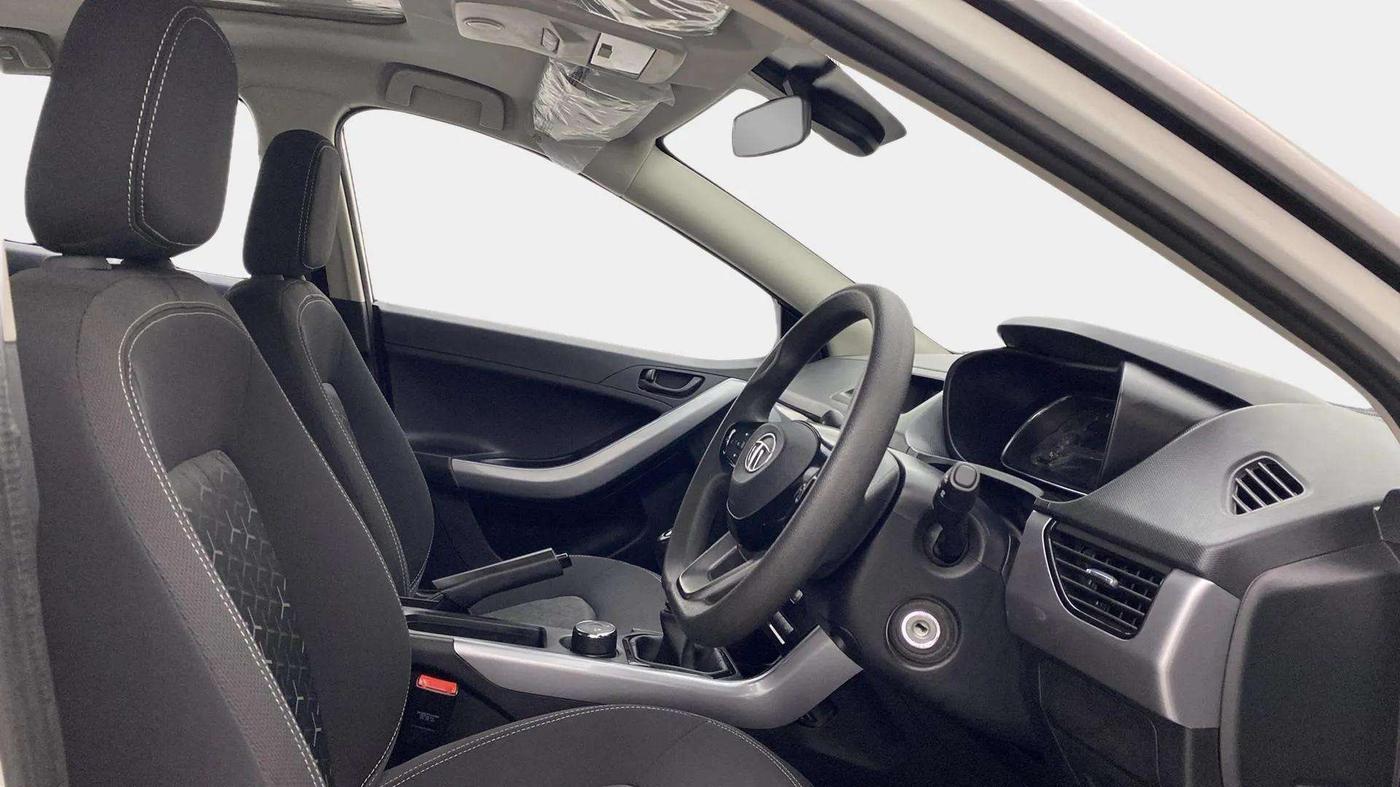 2021 Tata NEXON XM SUNROOF PETROL, Petrol, Manual, 16,355 km, Right Side Front Door Cabin