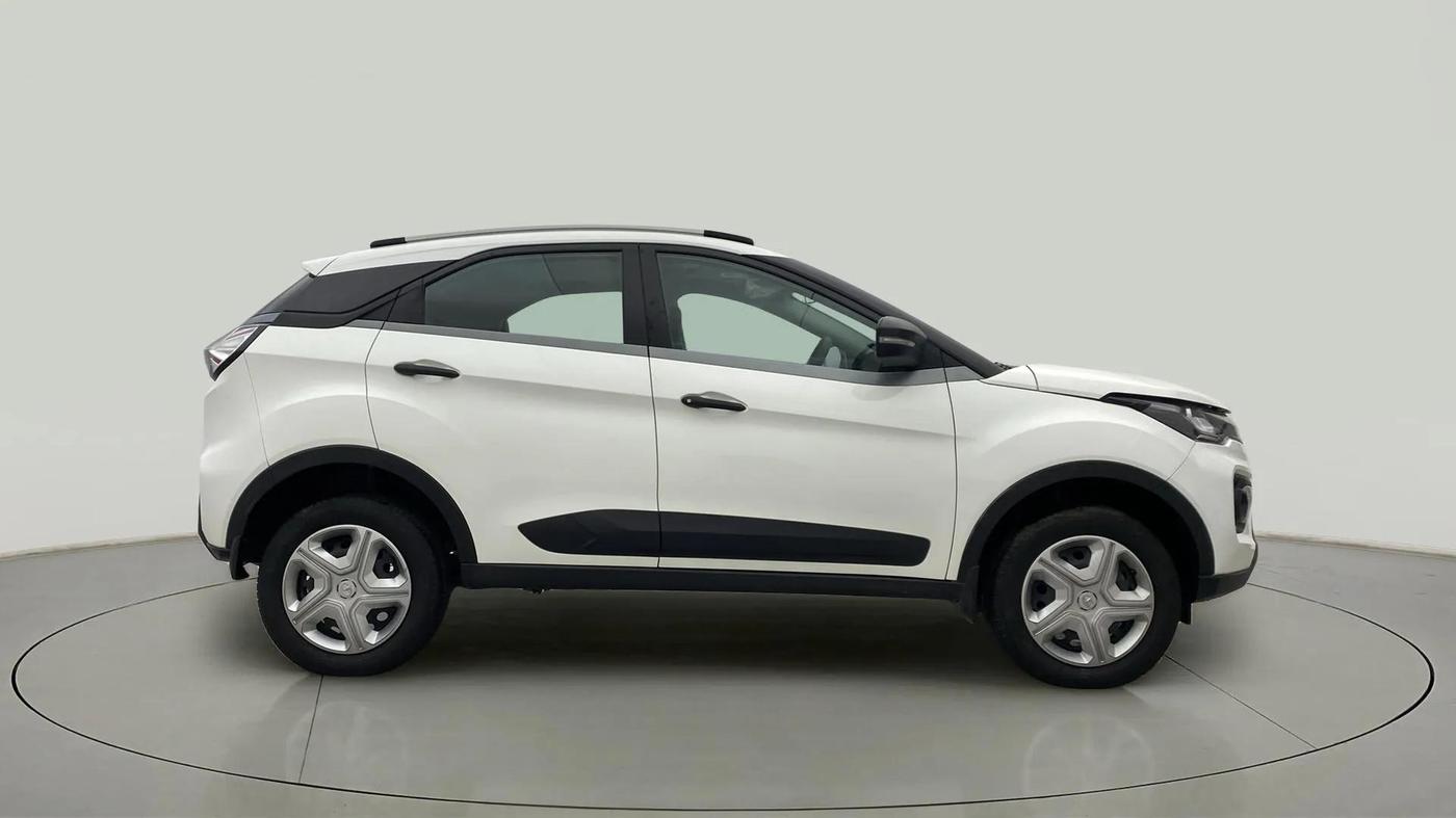 2021 Tata NEXON XM SUNROOF PETROL, Petrol, Manual, 16,355 km, Right Side View