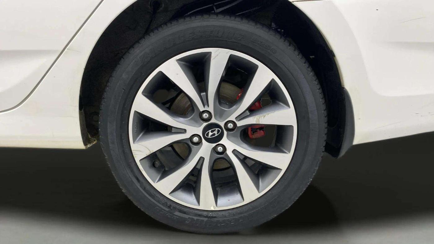 2014 Hyundai Verna FLUIDIC 1.4 VTVT CX, Petrol, Manual, 58,703 km, Left Rear Wheel