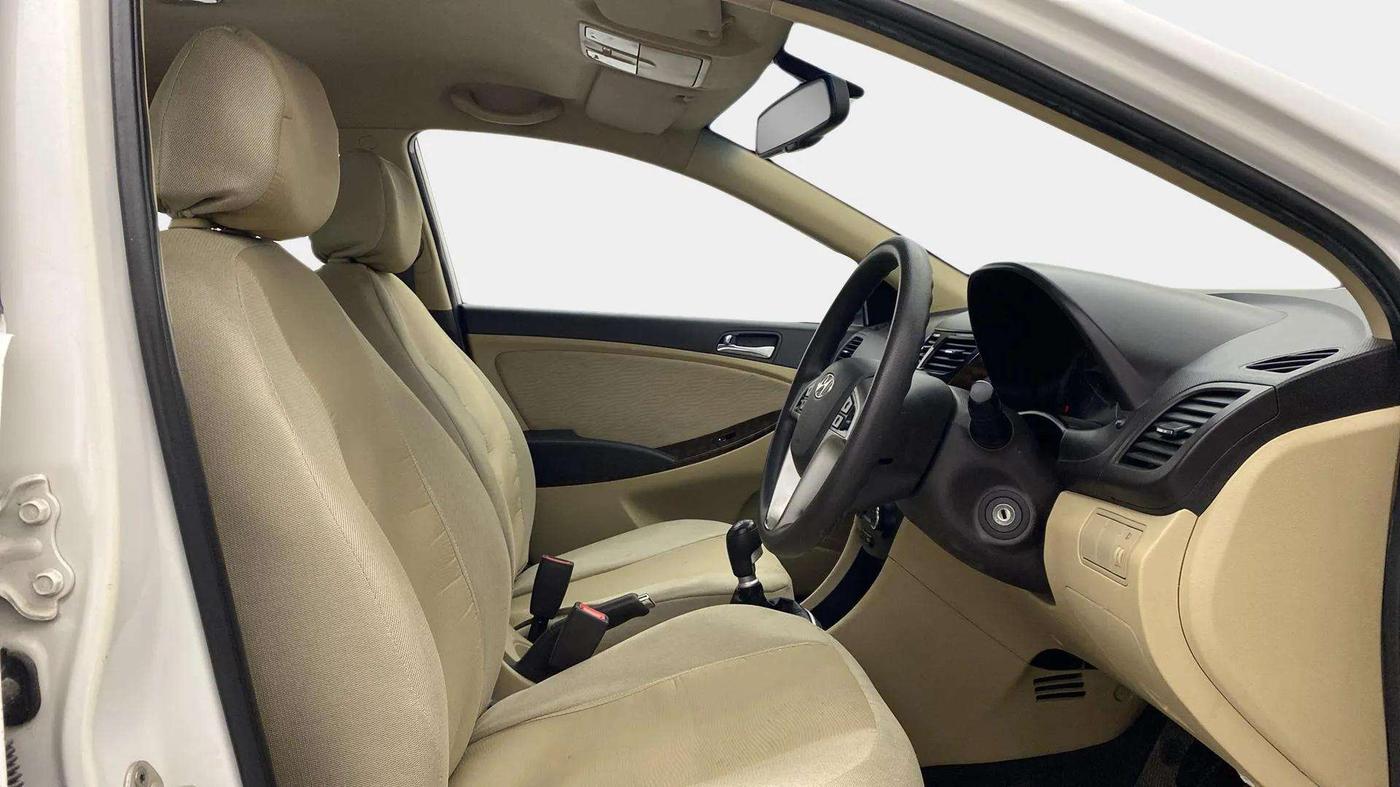 2014 Hyundai Verna FLUIDIC 1.4 VTVT CX, Petrol, Manual, 58,703 km, Right Side Front Door Cabin