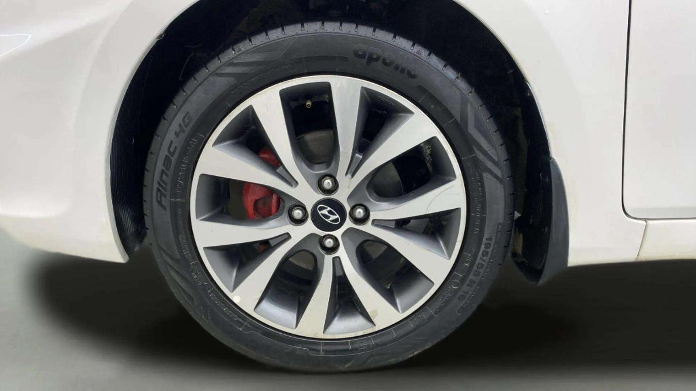 2014 Hyundai Verna FLUIDIC 1.4 VTVT CX, Petrol, Manual, 58,703 km, Left Front Wheel