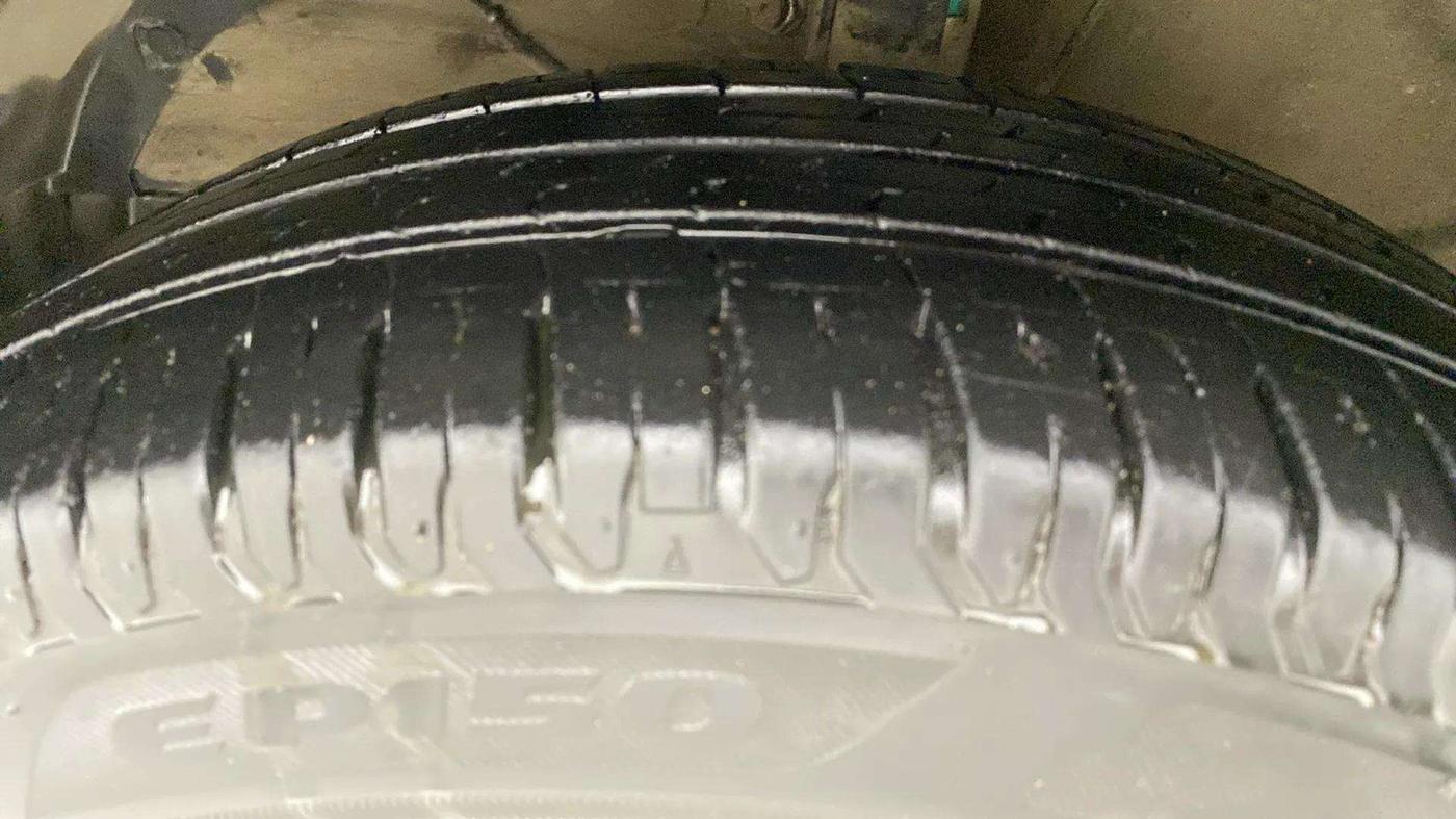 2021 Maruti Ertiga VXI CNG, CNG, Manual, 46,121 km, Left Front Tyre Tread