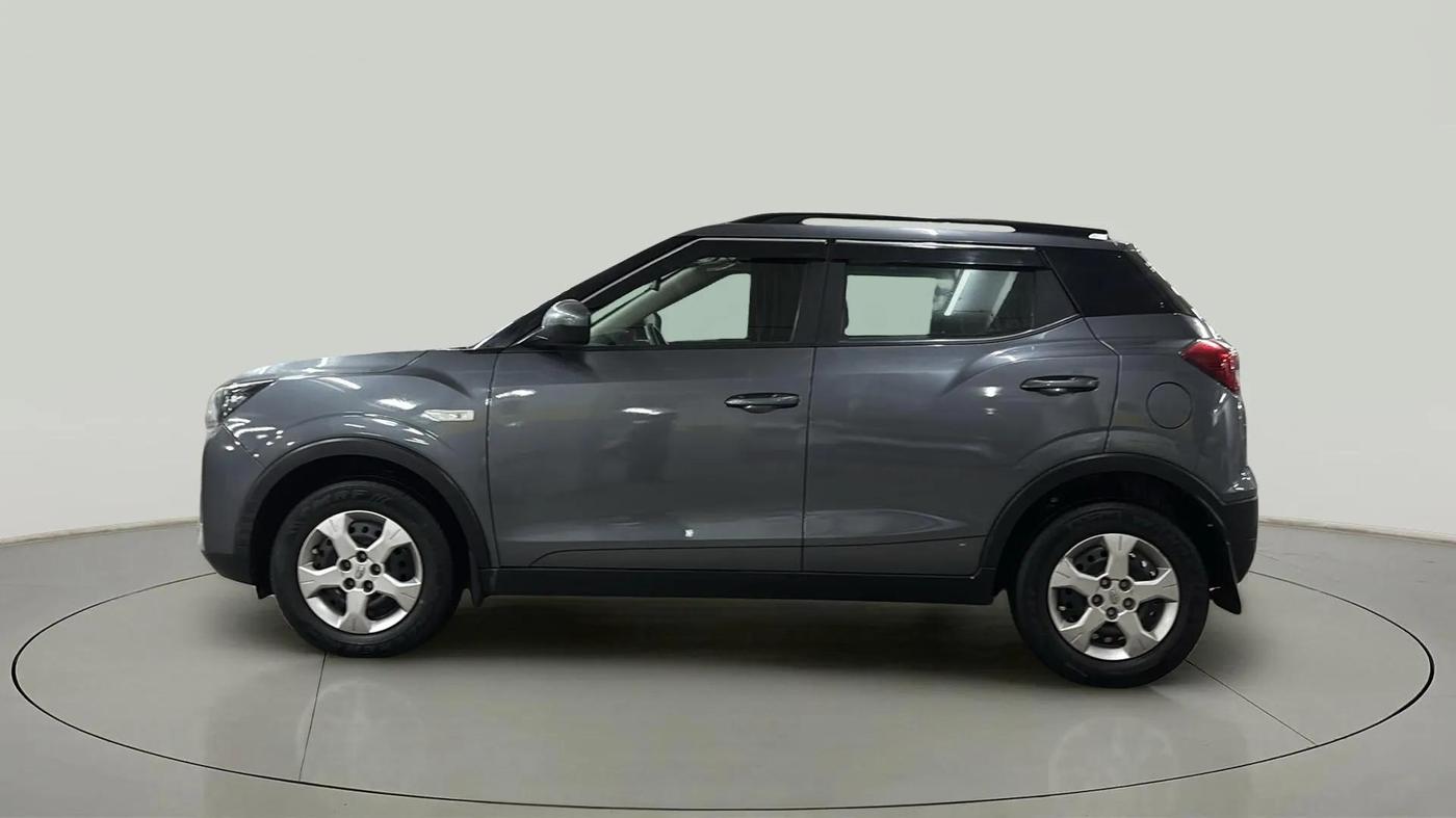 2022 Mahindra XUV300 W6 1.2 PETROL, Petrol, Manual, 47,484 km, Left Side