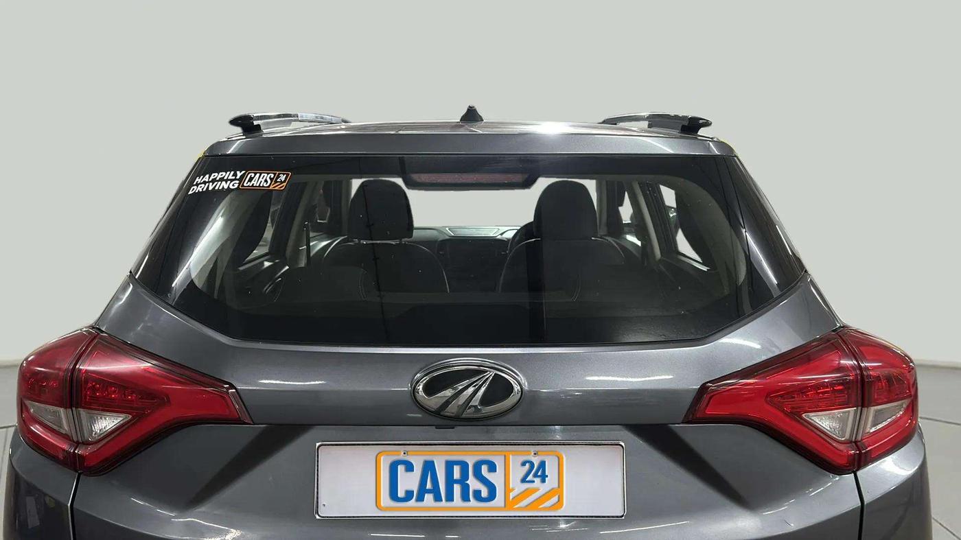 2022 Mahindra XUV300 W6 1.2 PETROL, Petrol, Manual, 47,484 km, Rear Windshield
