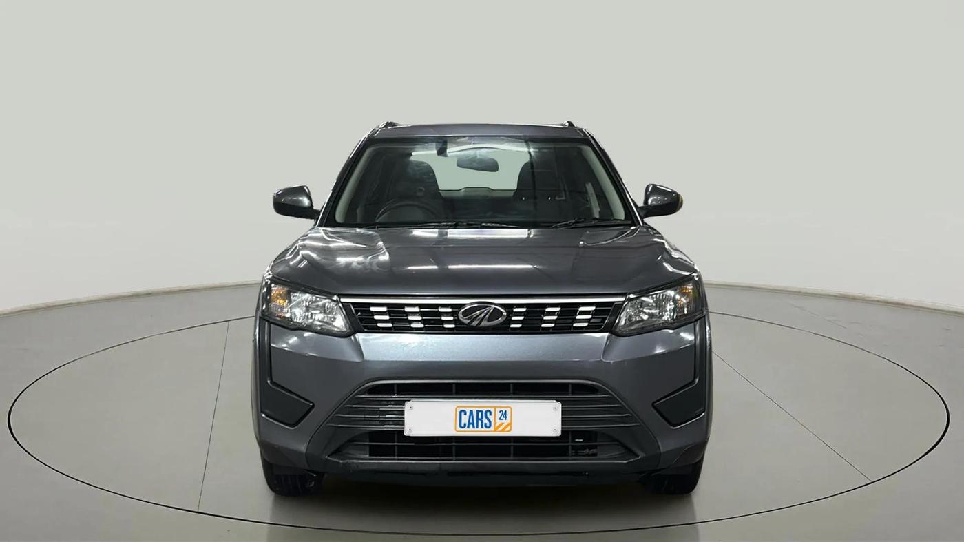 2022 Mahindra XUV300 W6 1.2 PETROL, Petrol, Manual, 47,484 km, Front