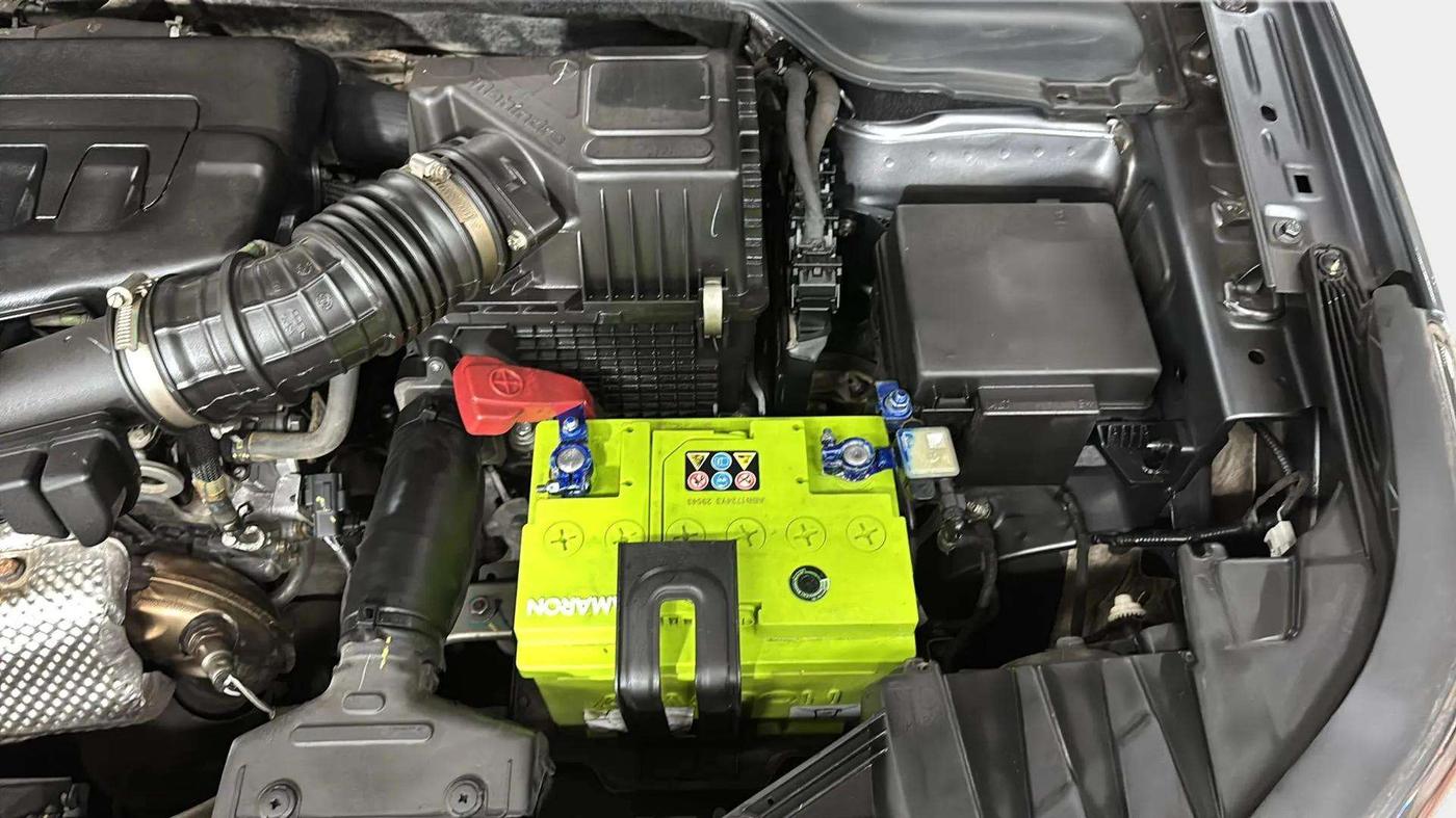 2022 Mahindra XUV300 W6 1.2 PETROL, Petrol, Manual, 47,484 km, Engine View - Left