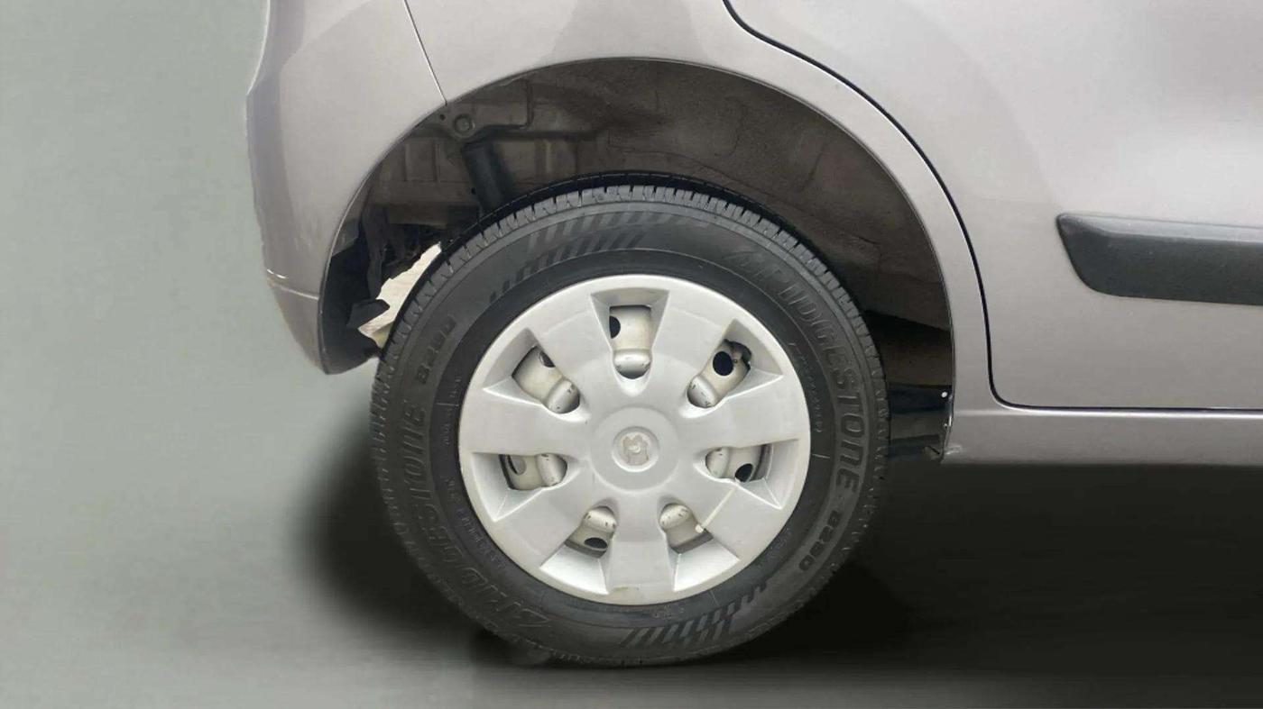 2017 Maruti Wagon R 1.0 LXI CNG, CNG, Manual, 60,071 km, Right Rear Wheel