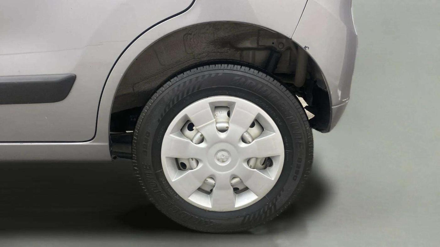 2017 Maruti Wagon R 1.0 LXI CNG, CNG, Manual, 60,071 km, Left Rear Wheel