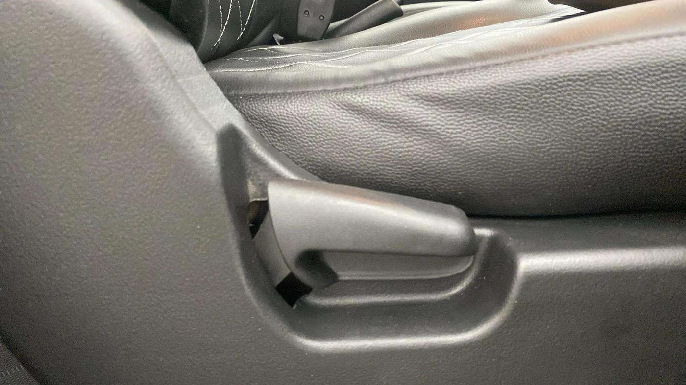 2017 Maruti Wagon R 1.0 LXI CNG, CNG, Manual, 60,071 km, Driver Side Adjustment Panel