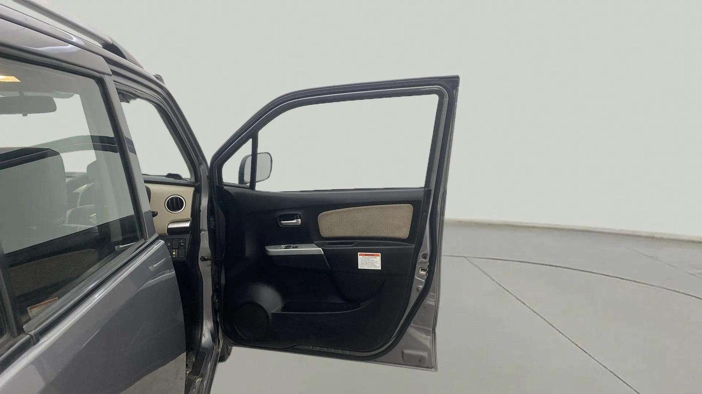 2017 Maruti Wagon R 1.0 LXI CNG, CNG, Manual, 60,071 km, RHS Front Door