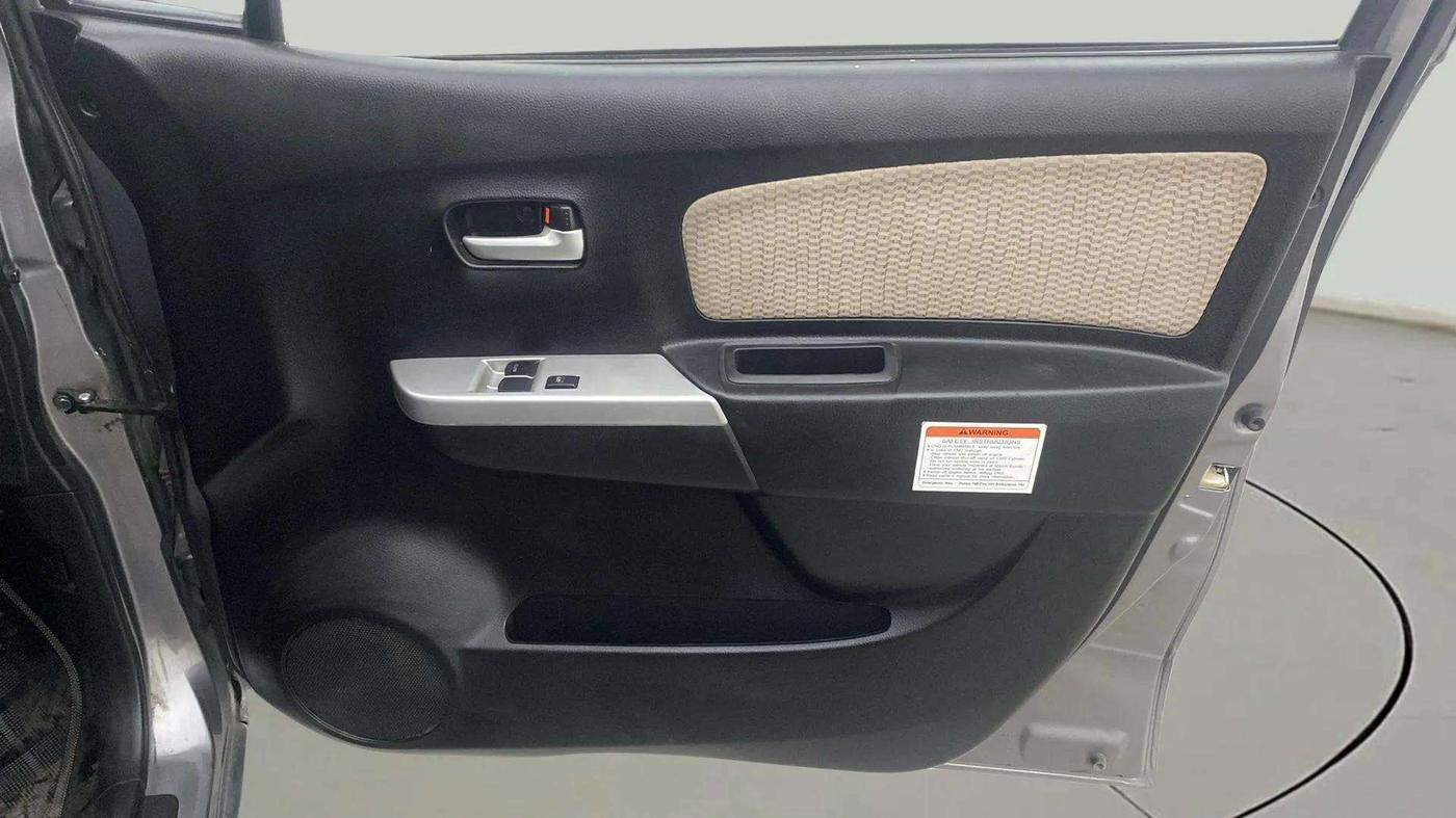 2017 Maruti Wagon R 1.0 LXI CNG, CNG, Manual, 60,071 km, Driver Side Door Panels Control