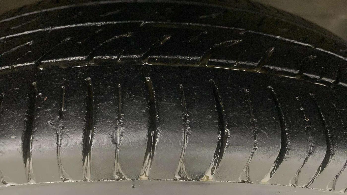 2017 Maruti Wagon R 1.0 LXI CNG, CNG, Manual, 60,071 km, Right Front Tyre Tread