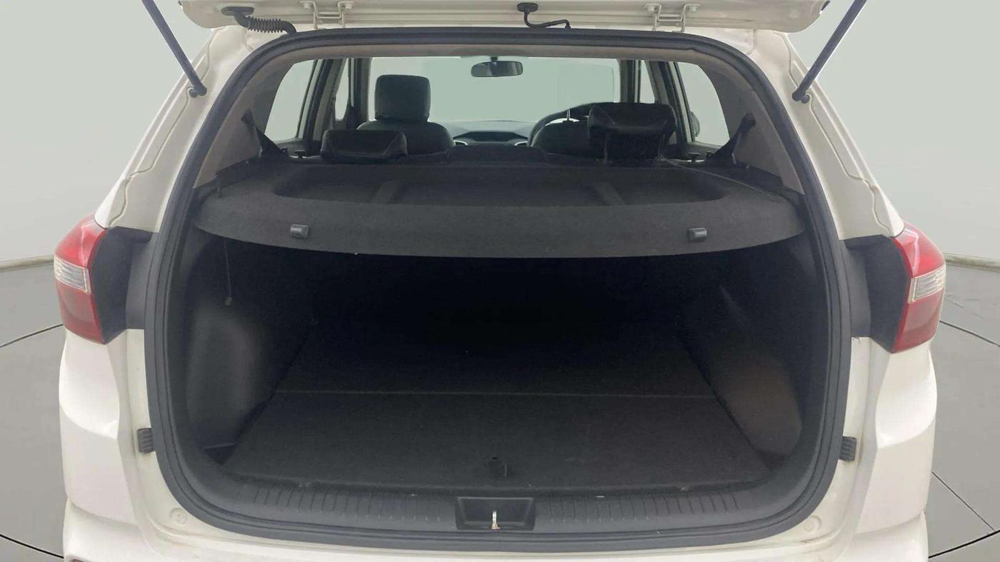 2017 Hyundai Creta SX 1.6 DIESEL, Diesel, Manual, 30,884 km, Boot Inside