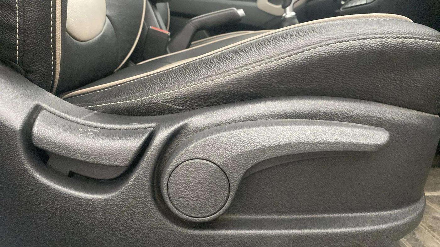 2017 Hyundai Creta SX 1.6 DIESEL, Diesel, Manual, 30,884 km, Driver Side Adjustment Panel