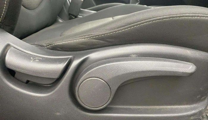 2016 Hyundai Creta S PLUS 1.4 DIESEL, Diesel, Manual, 89,973 km, Driver Side Adjustment Panel