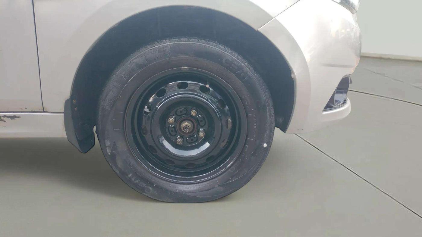 2018 Tata Tiago XT PETROL, Petrol, Manual, 58,275 km, Right Front Wheel
