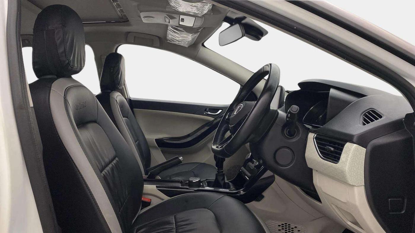 2022 Tata NEXON XZ PLUS (HS) PETROL, Petrol, Manual, 18,988 km, Right Side Front Door Cabin