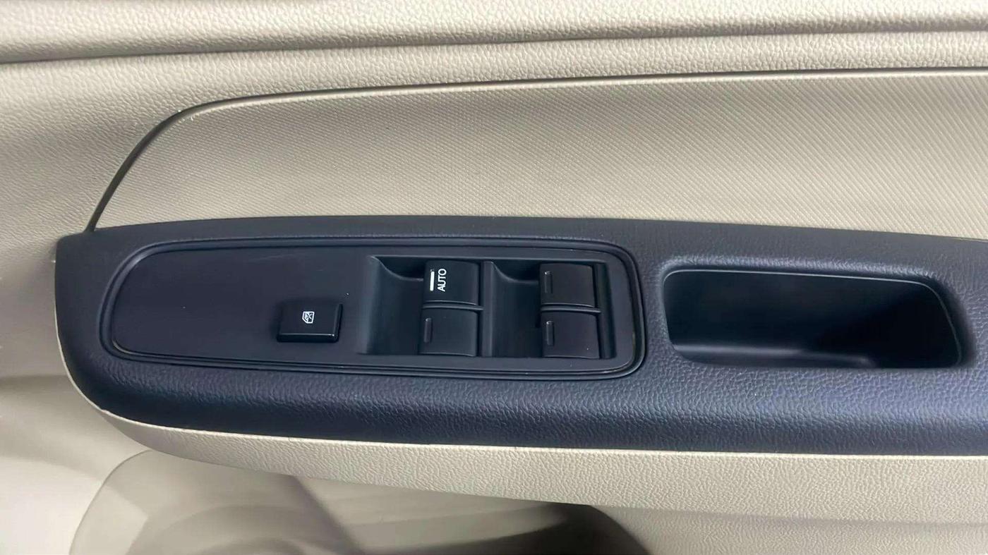 2019 Honda Amaze 1.2L I-VTEC E, Petrol, Manual, 19,674 km, Driver Side Door Panels Control