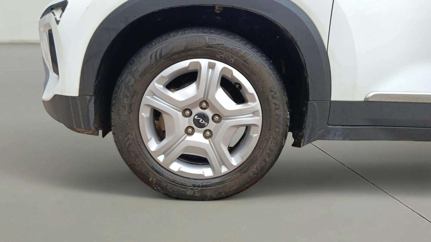 2022 KIA SONET HTK 1.2, Petrol, Manual, 26,331 km, Left Front Wheel