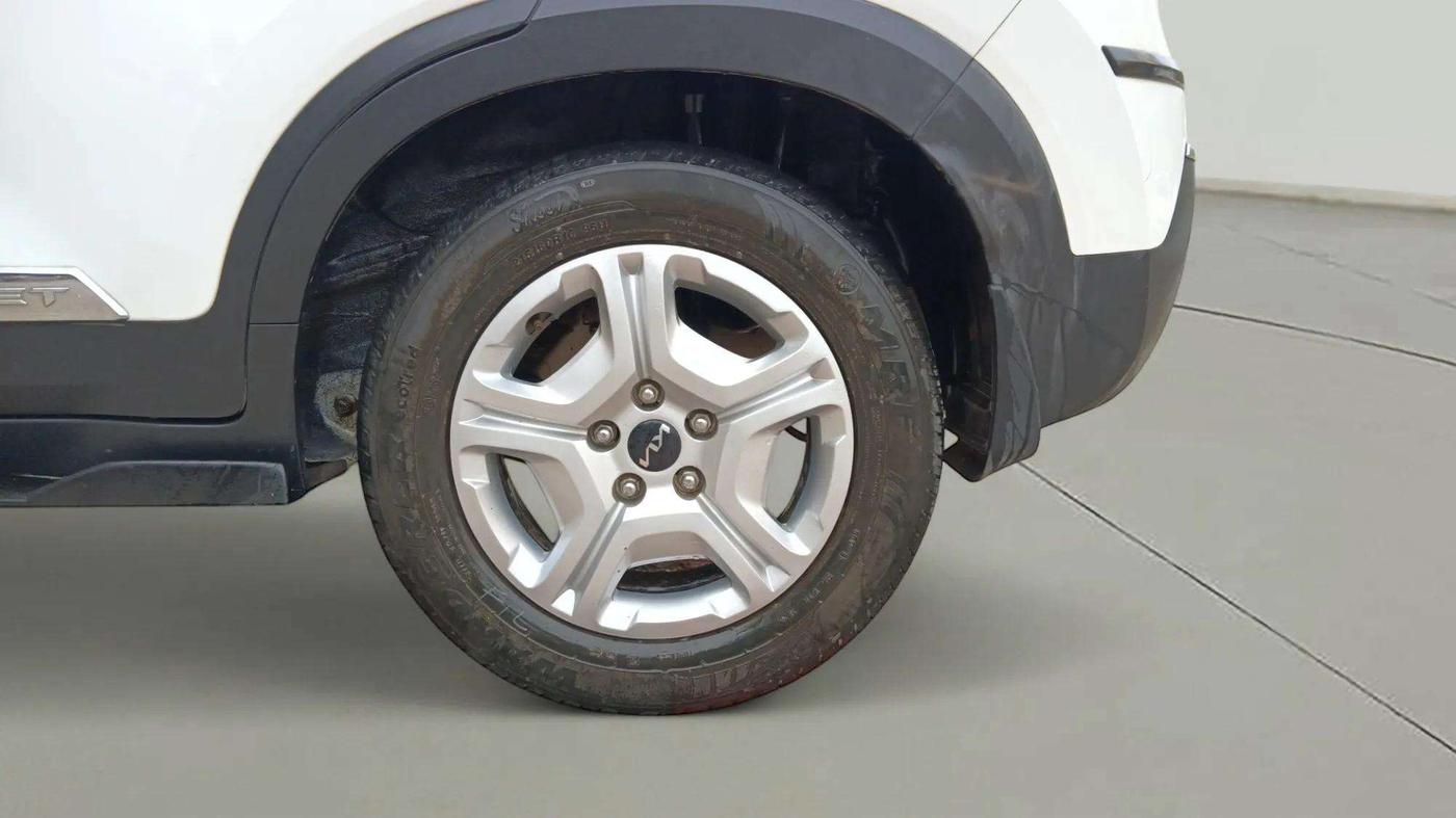 2022 KIA SONET HTK 1.2, Petrol, Manual, 26,331 km, Left Rear Wheel