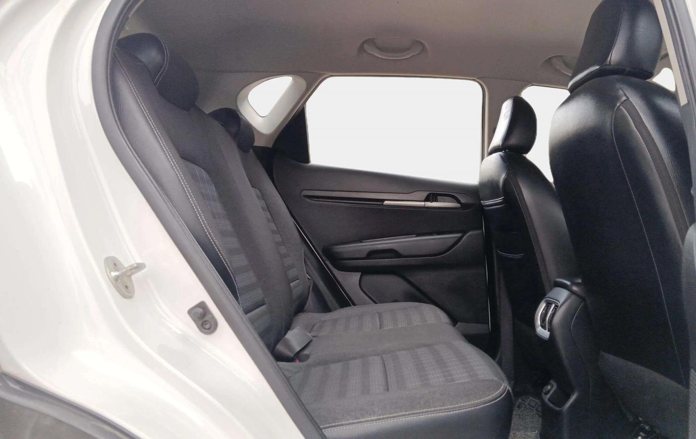 2022 KIA SONET HTK 1.2, Petrol, Manual, 26,331 km, Right Side Rear Door Cabin
