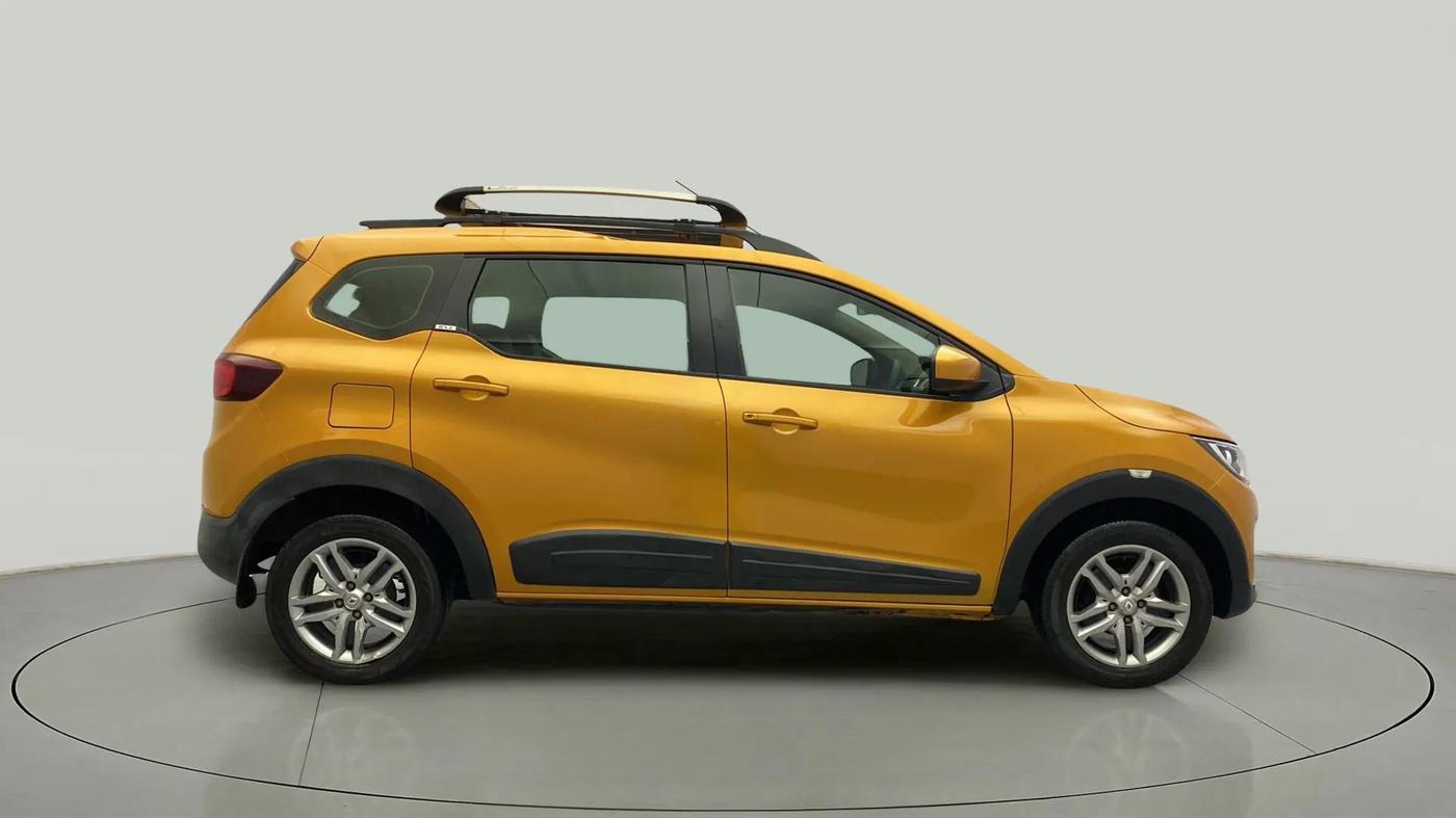 2019 Renault TRIBER RXZ, Petrol, Manual, 86,606 km, Right Side View