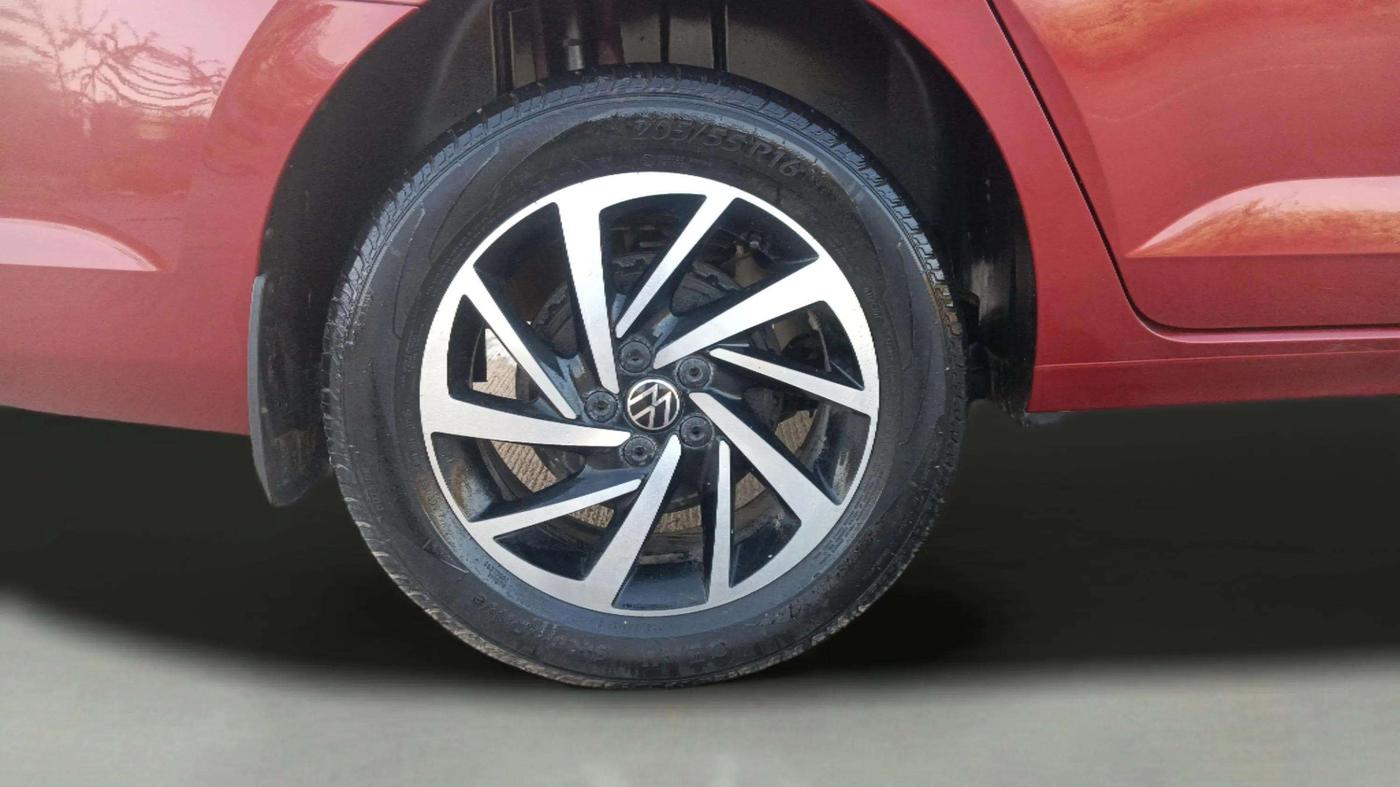 2023 Volkswagen VIRTUS TOPLINE TSI 1.0 MT, Petrol, Manual, 10,661 km, Right Rear Wheel