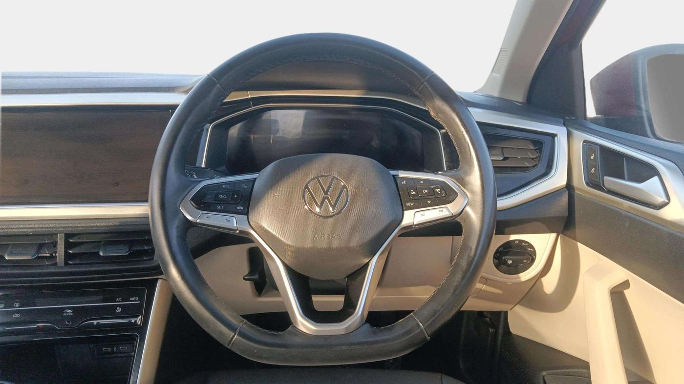 2023 Volkswagen VIRTUS TOPLINE TSI 1.0 MT, Petrol, Manual, 10,661 km, Steering Wheel Close Up