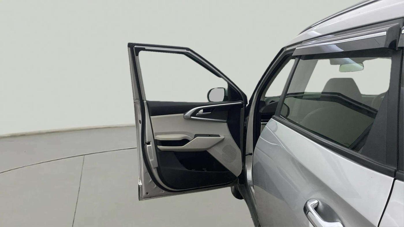 2023 KIA CARENS PRESTIGE 1.4 PETROL 7 STR, Petrol, Manual, 13,379 km, LHS Front Door