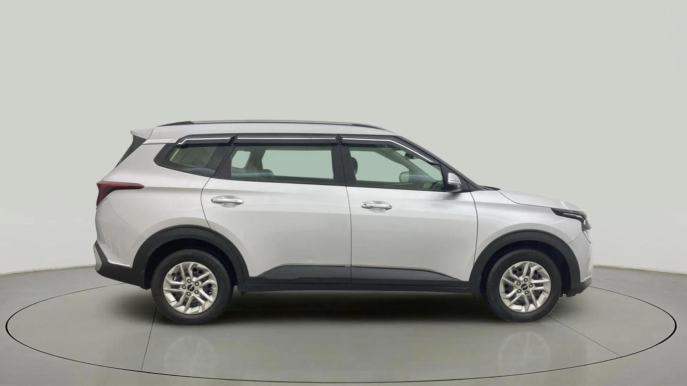 2023 KIA CARENS PRESTIGE 1.4 PETROL 7 STR, Petrol, Manual, 13,379 km, Right Side View