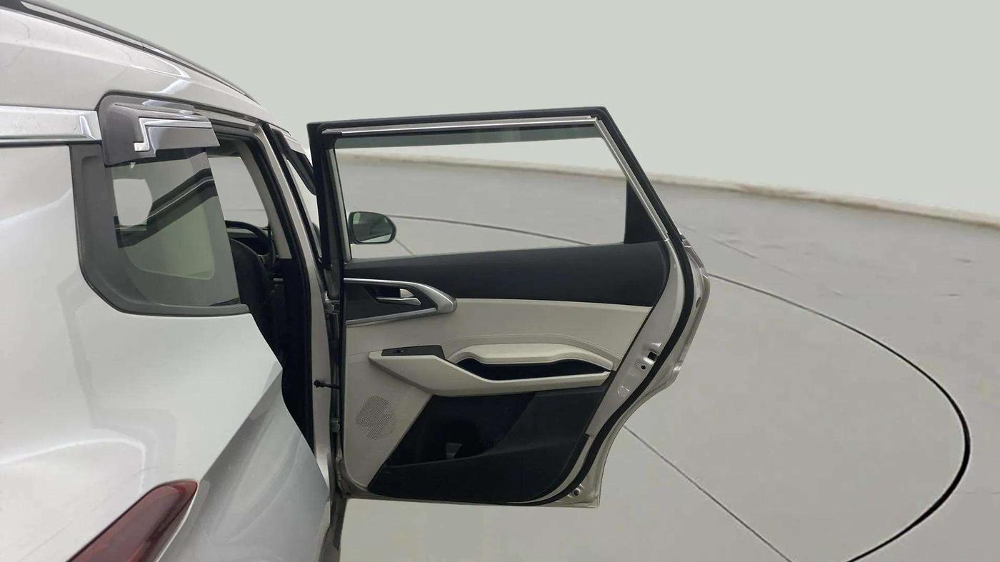 2023 KIA CARENS PRESTIGE 1.4 PETROL 7 STR, Petrol, Manual, 13,379 km, RHS Rear Door