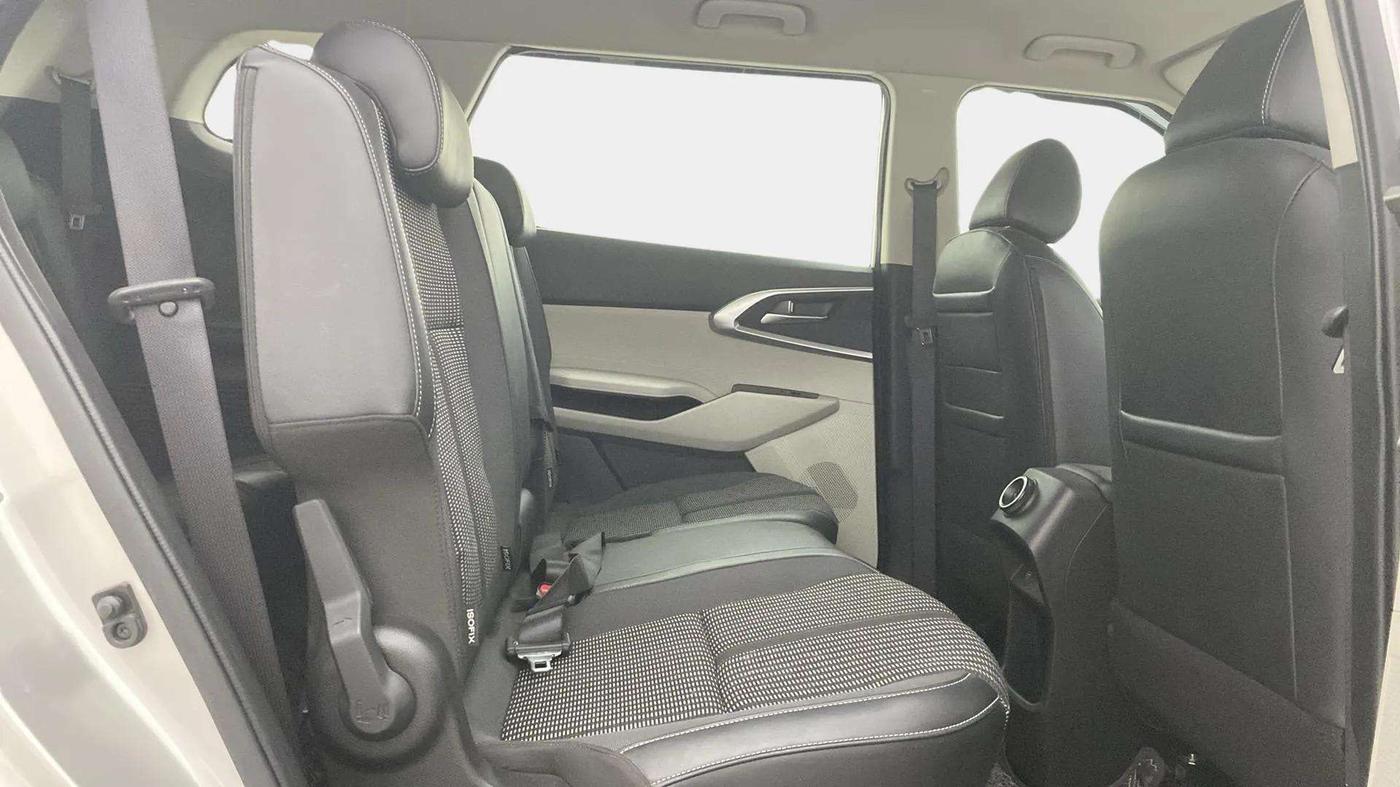 2023 KIA CARENS PRESTIGE 1.4 PETROL 7 STR, Petrol, Manual, 13,379 km, Right Side Rear Door Cabin