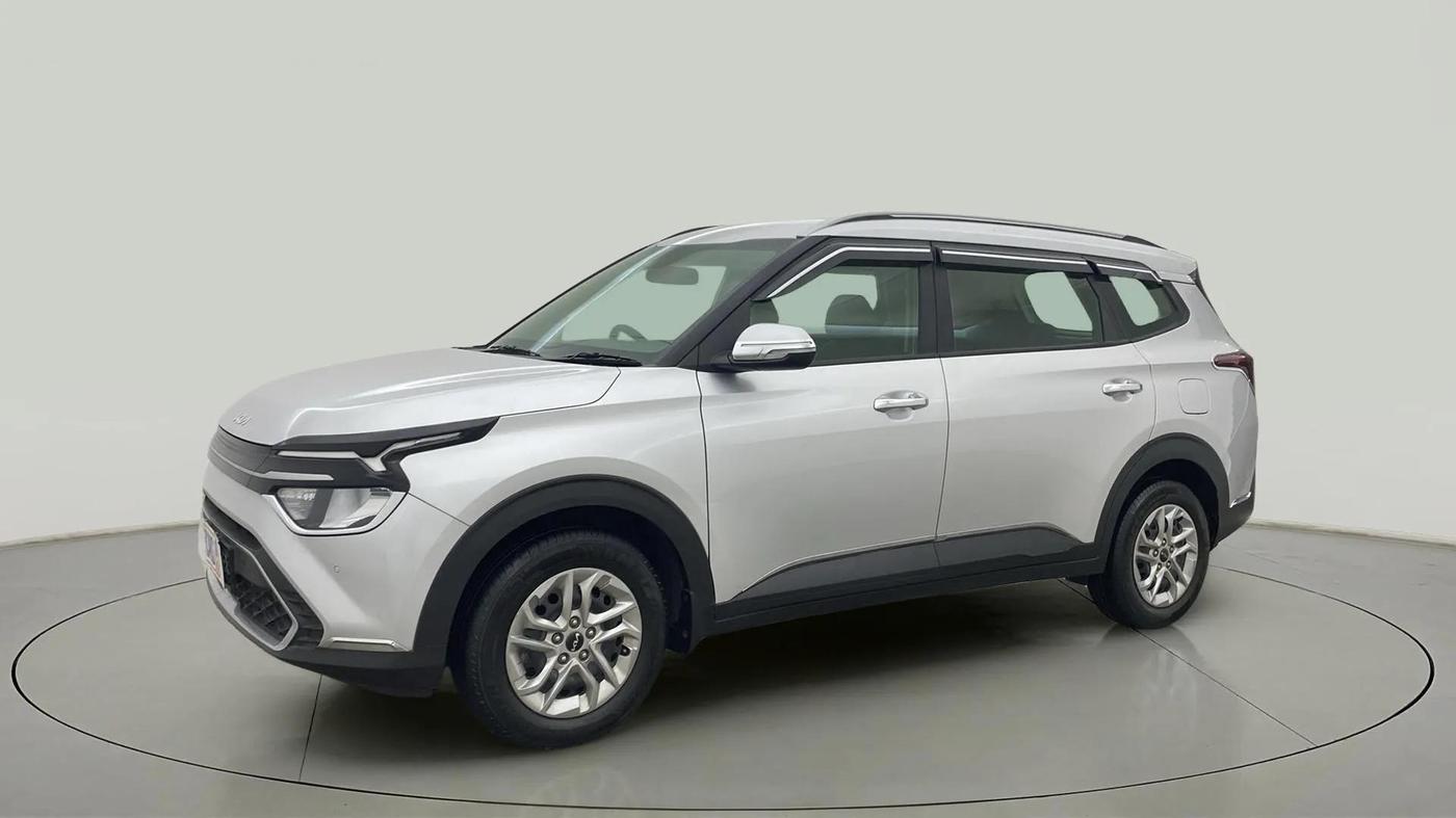 2023 KIA CARENS PRESTIGE 1.4 PETROL 7 STR, Petrol, Manual, 13,379 km, Left Front Diagonal