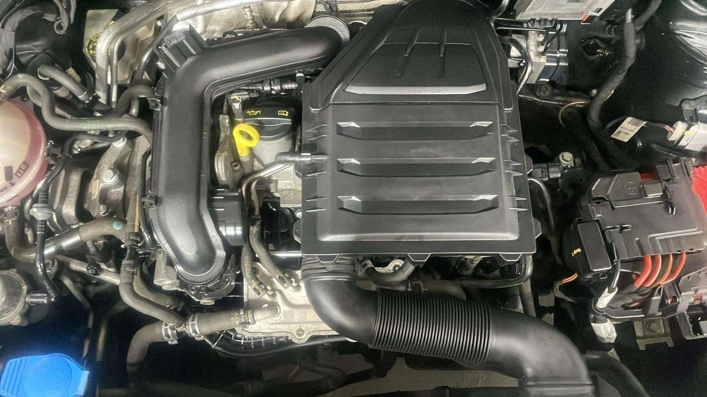 2021 Skoda Rapid 1.0 AMBITION TSI MT, Petrol, Manual, 26,839 km, Engine View