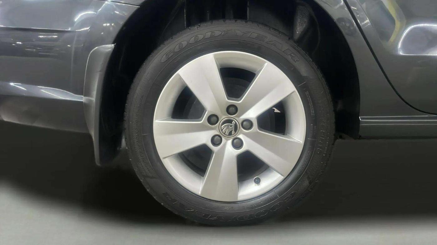 2021 Skoda Rapid 1.0 AMBITION TSI MT, Petrol, Manual, 26,839 km, Right Rear Wheel