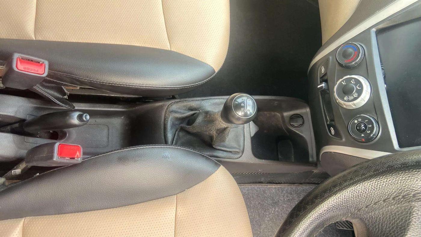2016 Hyundai Eon ERA +, Petrol, Manual, 54,848 km, Gear Lever