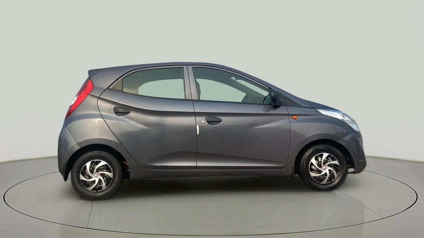 2016 Hyundai Eon ERA +, Petrol, Manual, 54,848 km, Right Side View